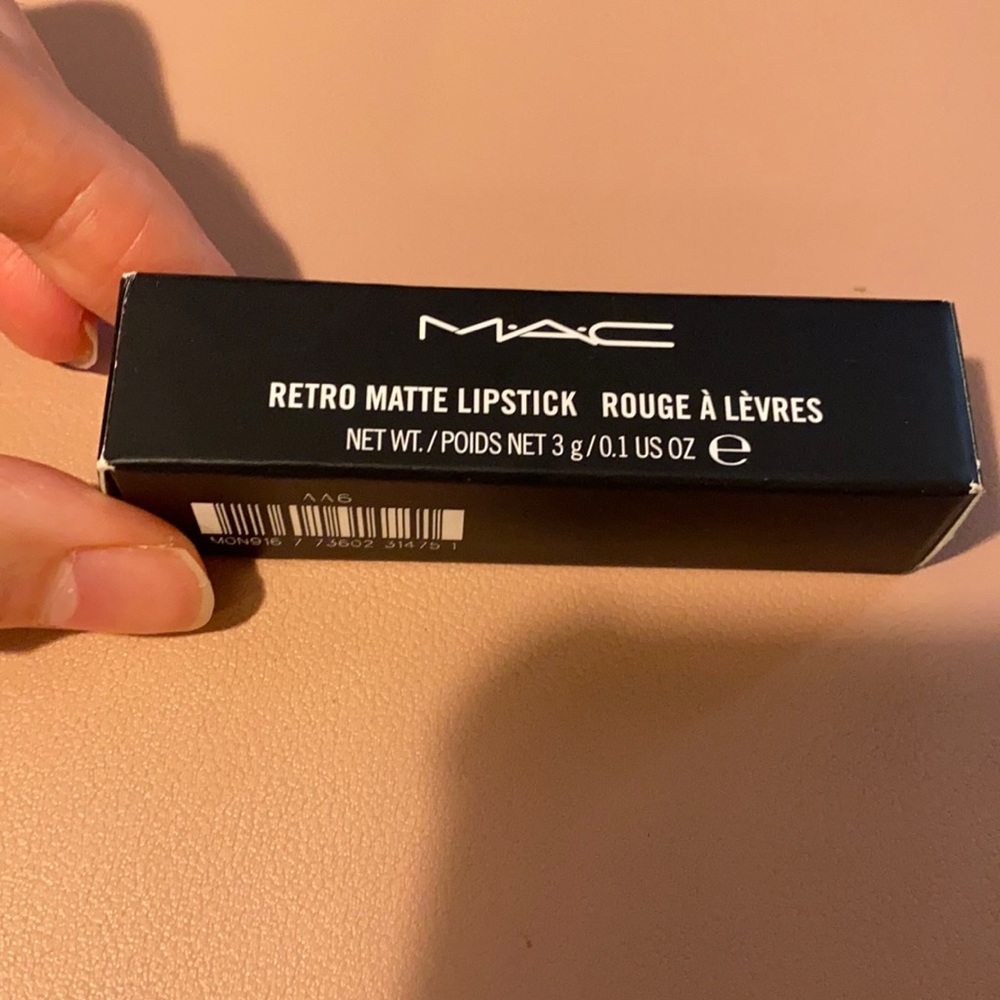 New in box Mac lipstick retro matte relentlessly red